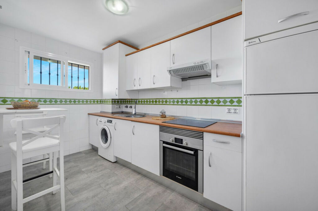 Middle Floor Apartment Riviera del Sol Málaga - image 19