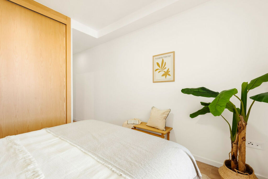 Middle Floor Apartment Carvajal Málaga - image 14
