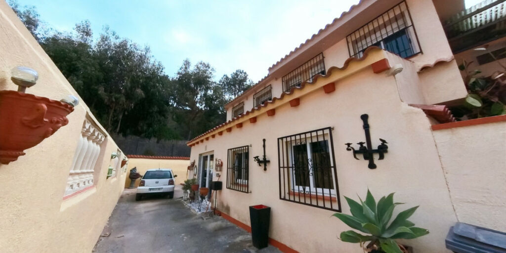 Detached Villa Albir Alicante - image 19