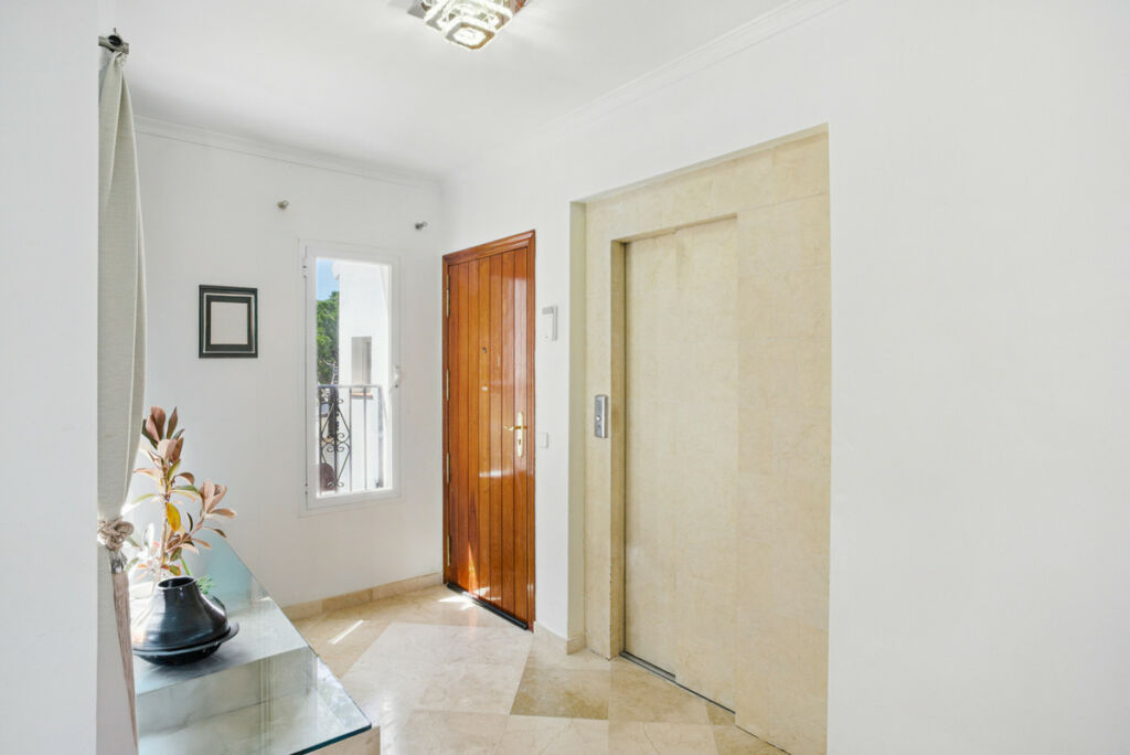 Penthouse Duplex Nueva Andalucía Málaga - image 19