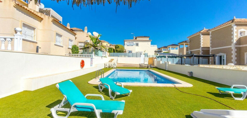 Detached Villa Villamartin Alicante - image 19