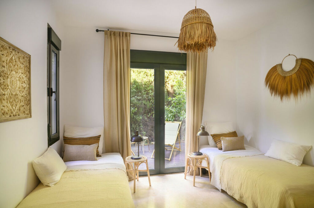 Detached Villa Estepona Málaga - image 19