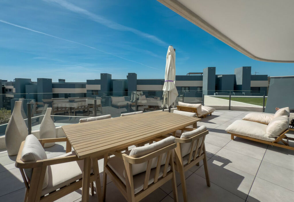 Middle Floor Apartment Selwo Málaga - image 19