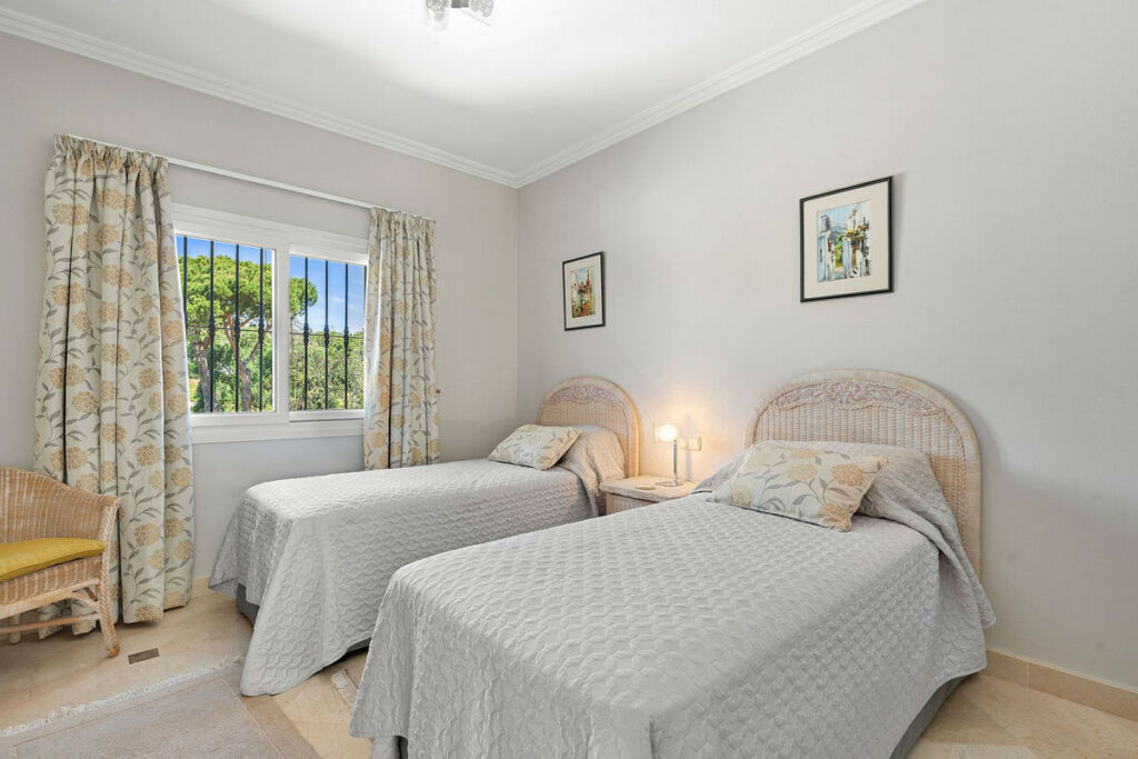 Townhouse Nueva Andalucía Málaga - image 19