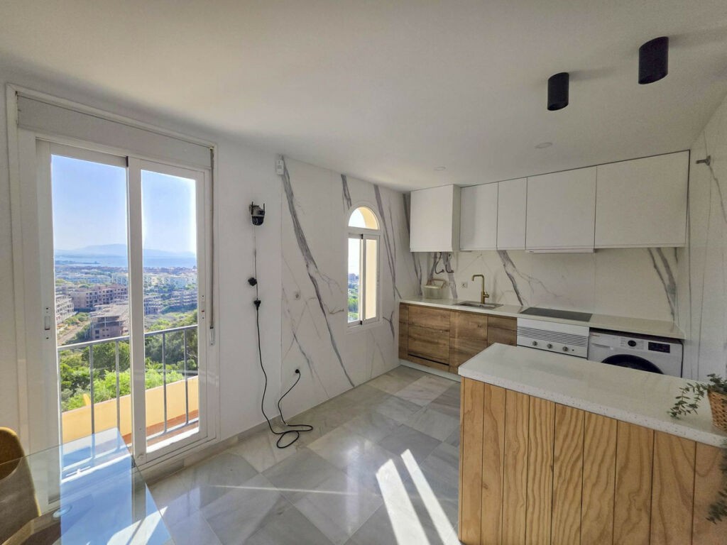 Penthouse Duplex La Duquesa Málaga - image 19