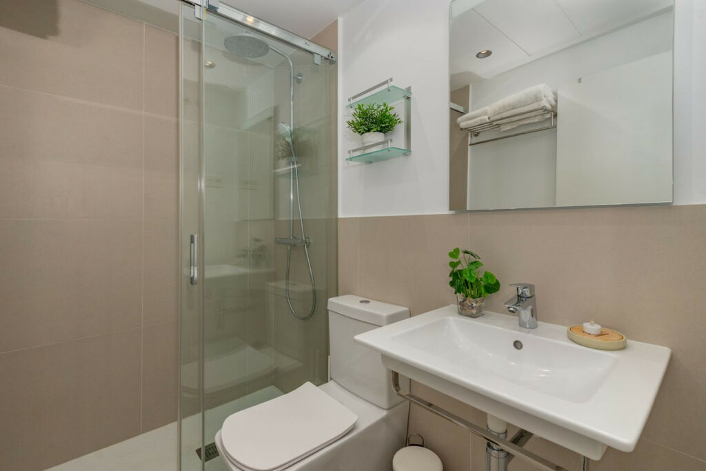Middle Floor Apartment Benalmadena Málaga - image 18
