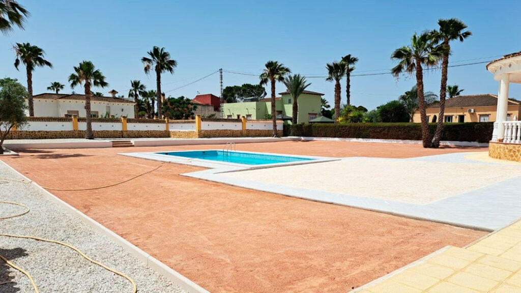 Detached Villa Catral Alicante - image 2