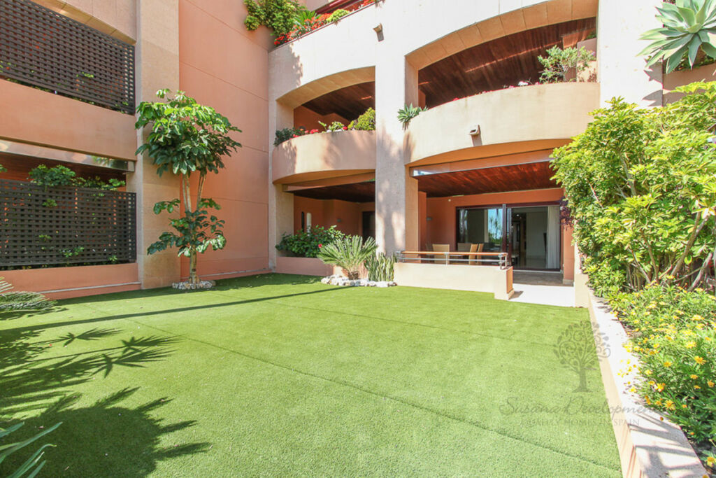 Ground Floor Apartment Puerto Banús Málaga - image 2