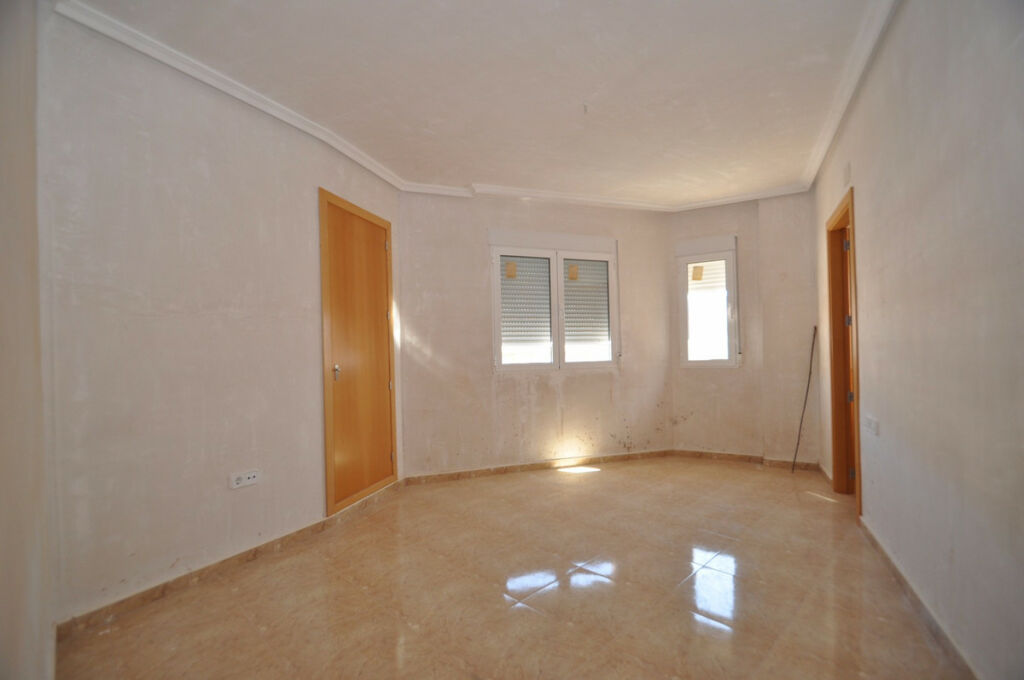 Townhouse Ibi Alicante - image 2