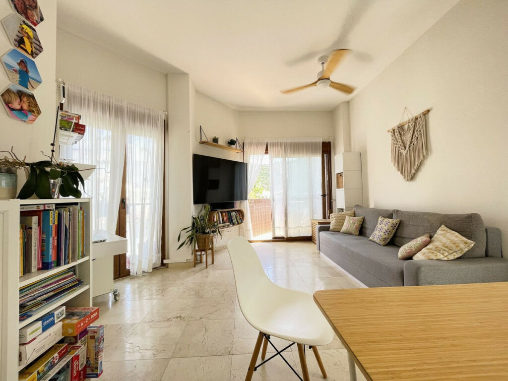 Middle Floor Apartment Benahavís Málaga - image 2