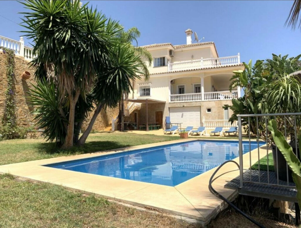 Detached Villa Mijas Golf Málaga - image 2