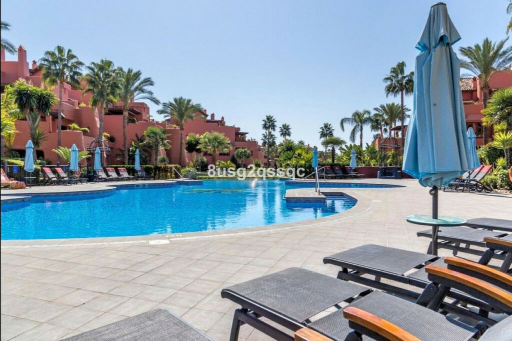 Semi-Detached House Estepona Málaga - image 3