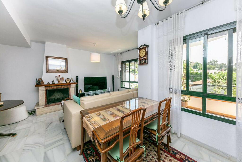 Townhouse Benalmadena Málaga - image 2