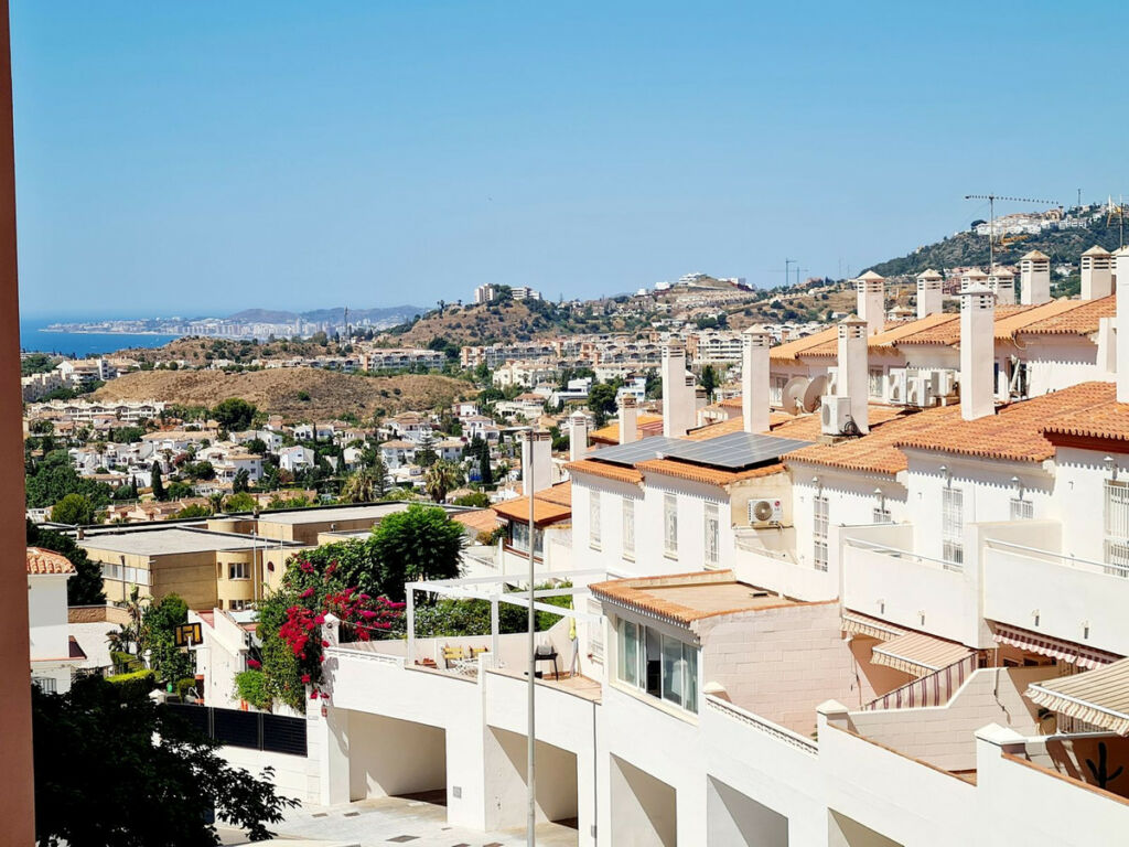 Middle Floor Apartment Benalmadena Málaga