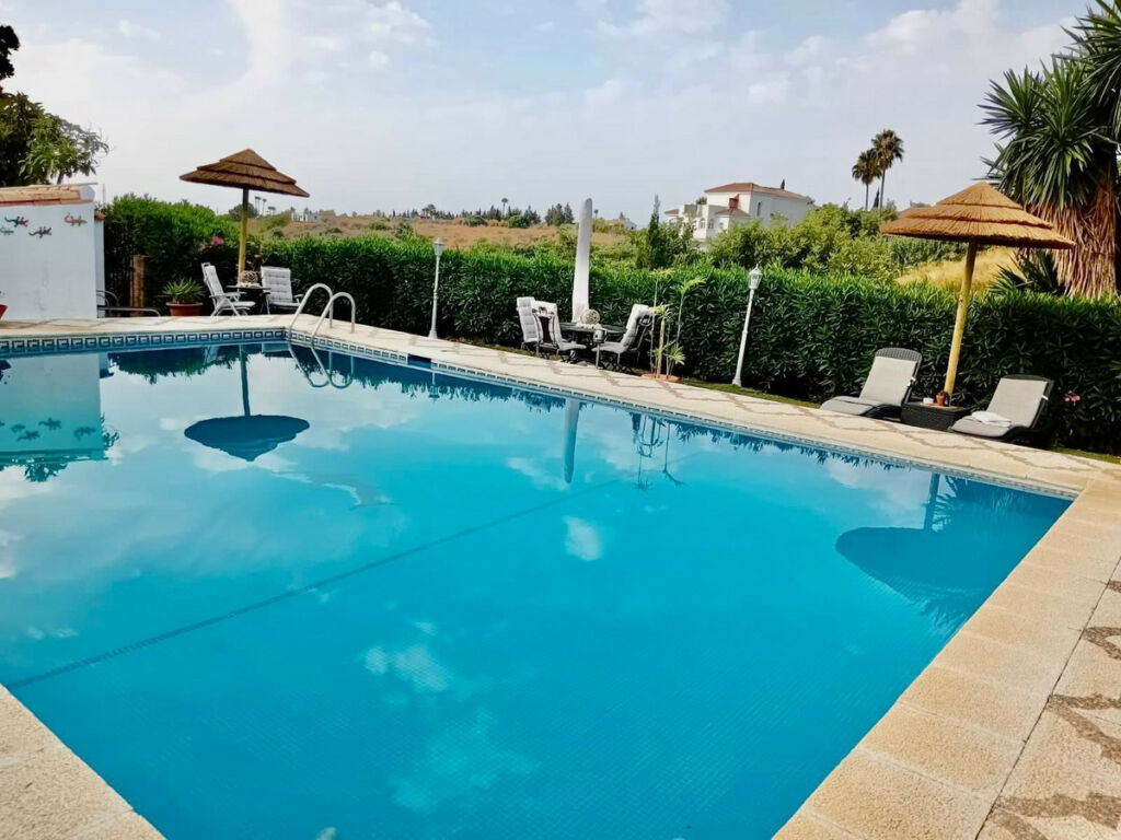 Townhouse Estepona Málaga - image 2