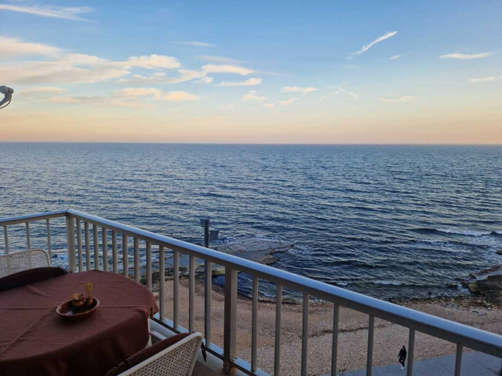 Middle Floor Apartment Torrevieja Alicante - image 2