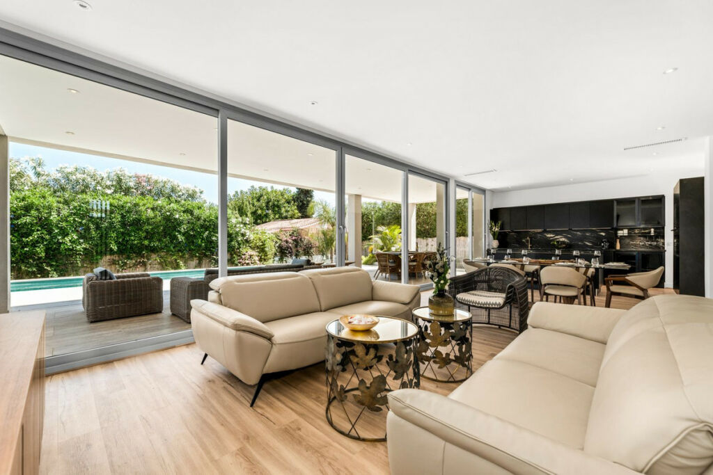 Detached Villa San Pedro de Alcántara Málaga - image 2