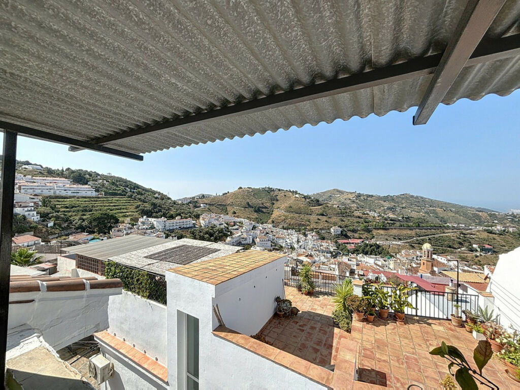 Semi-Detached House Cómpeta Málaga - image 2