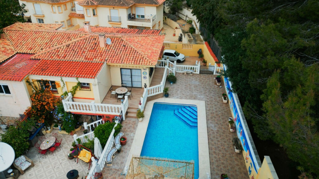Detached Villa Albir Alicante - image 2