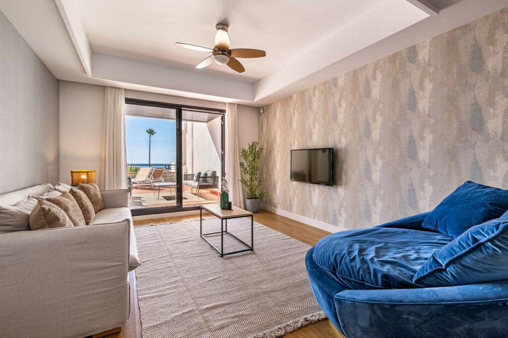 Ground Floor Apartment Casares Playa Málaga - image 2