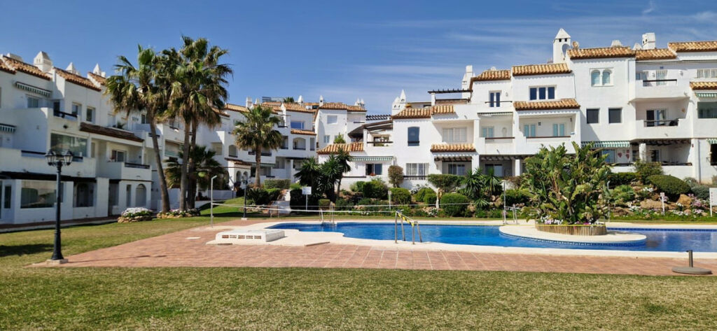 Ground Floor Apartment Calahonda Málaga - image 12