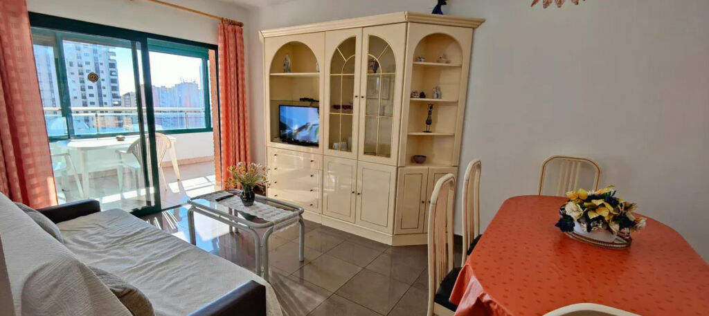 Middle Floor Apartment Benidorm Alicante - image 2