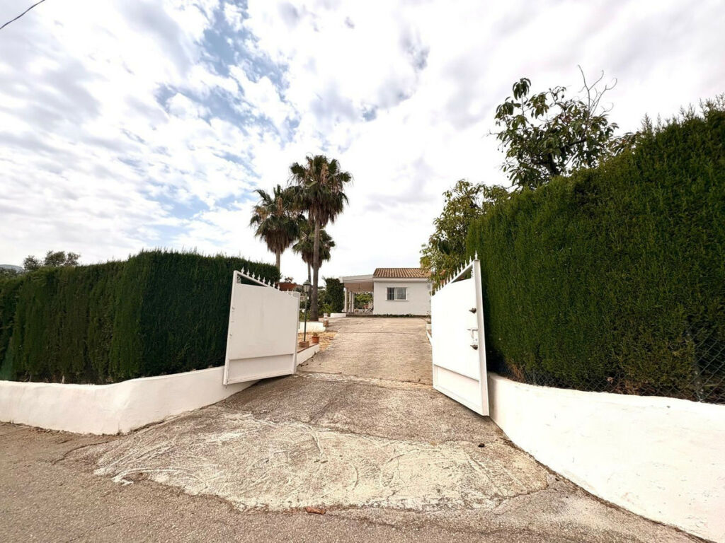 Detached Villa Alhaurín de la Torre Málaga - image 3