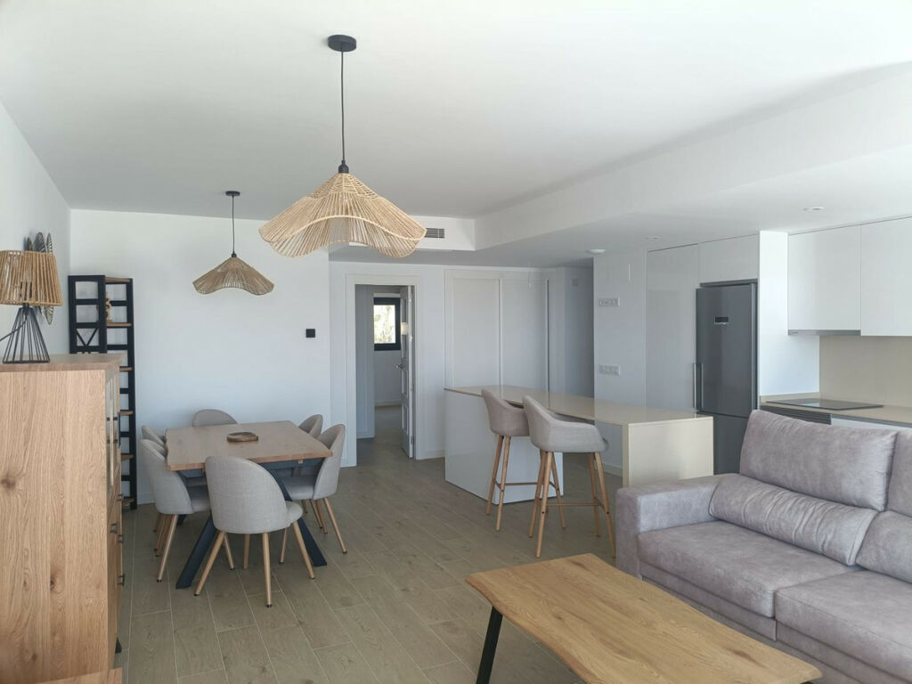 Middle Floor Apartment Estepona Málaga - image 2