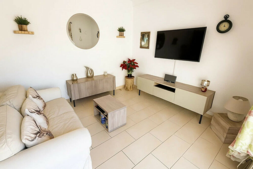 Top Floor Apartment La Duquesa Málaga - image 2