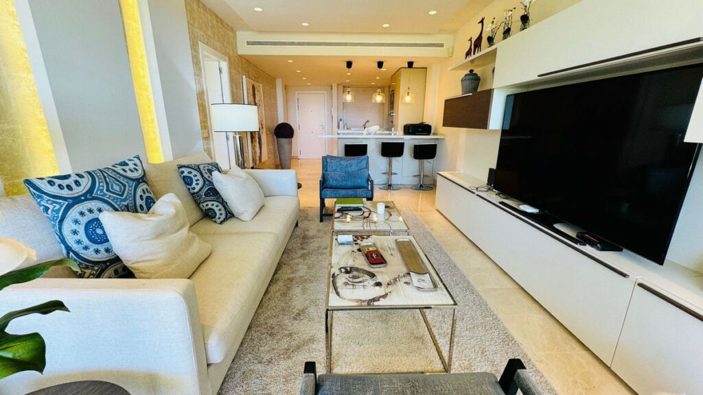 Ground Floor Apartment Elviria Málaga - image 2
