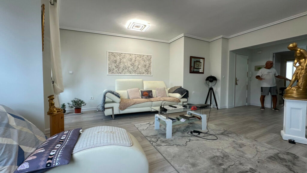 Middle Floor Apartment Guardamar del Segura Alicante - image 5