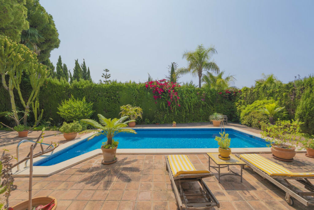 Detached Villa Marbella Málaga - image 2