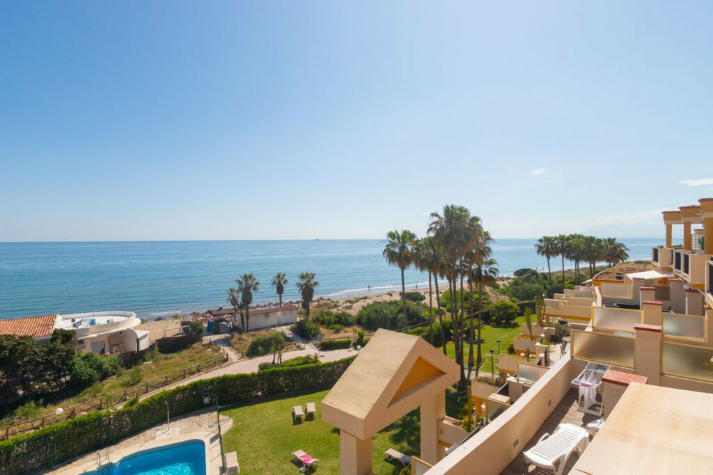 Penthouse Elviria Málaga - image 31