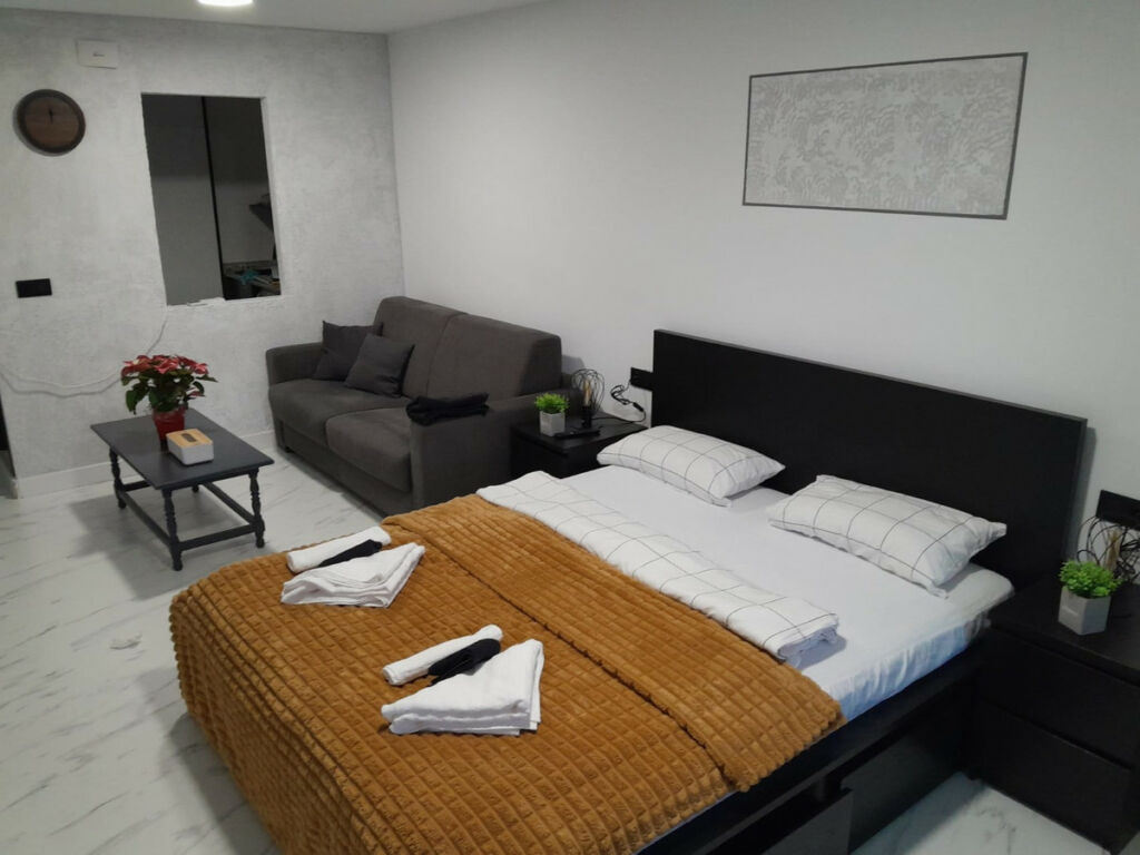 Middle Floor Apartment Benidorm Alicante - image 2