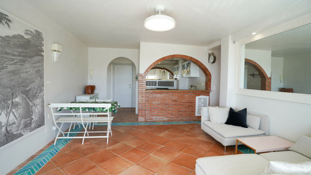 Middle Floor Apartment San Pedro de Alcántara Málaga - image 2