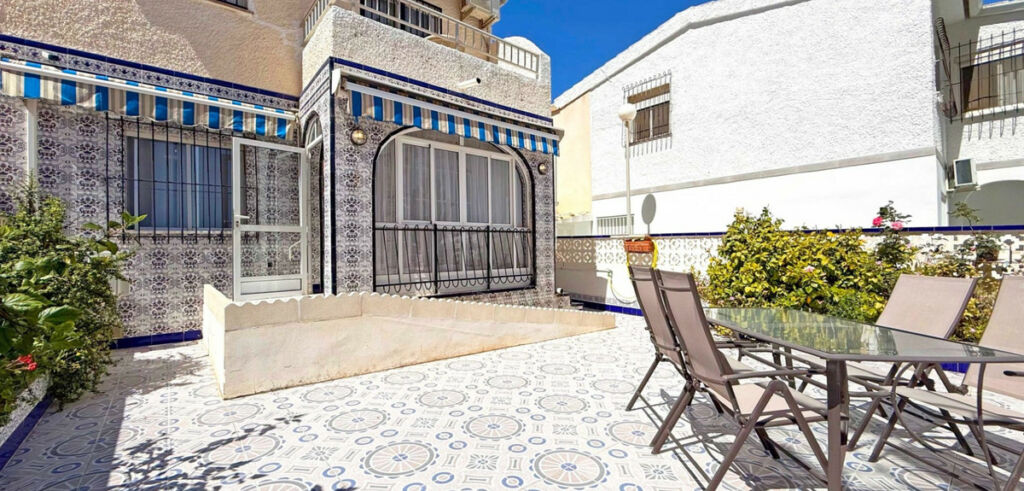 Ground Floor Apartment Torrevieja Alicante - image 2