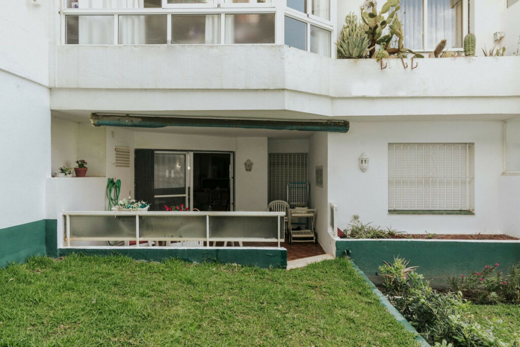 Ground Floor Apartment Estepona Málaga - image 2