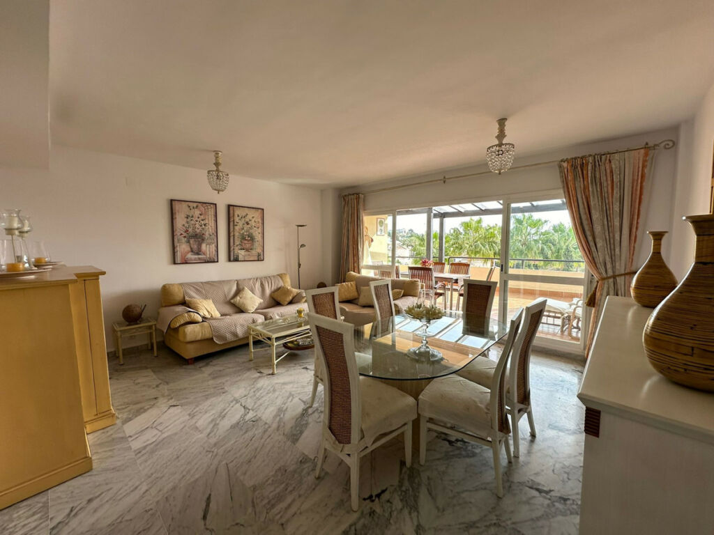 Penthouse Duplex Bahía de Marbella Málaga - image 2