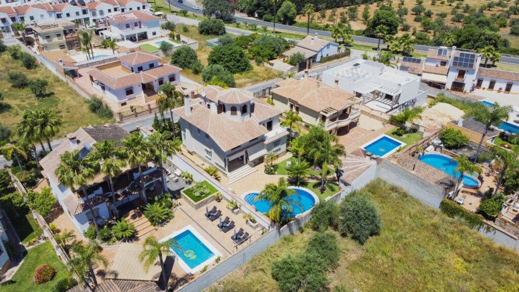 Detached Villa Alhaurín el Grande Málaga - image 2