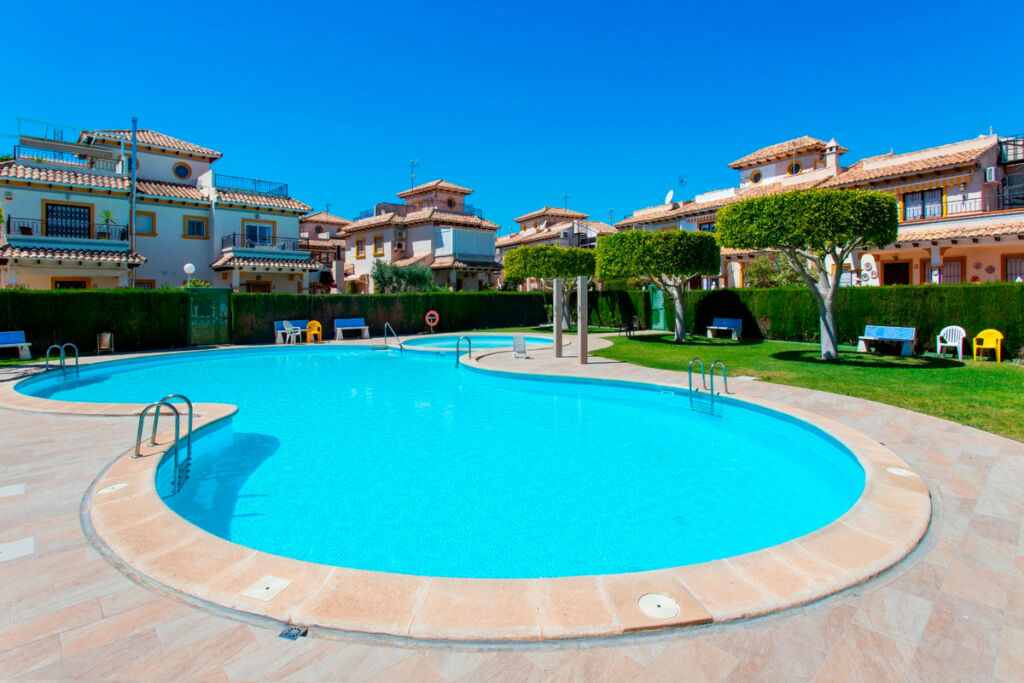 Bungalow Orihuela Costa Alicante - image 5