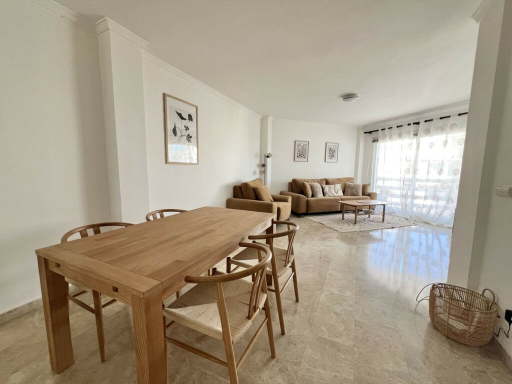 Middle Floor Apartment Calahonda Málaga - image 2