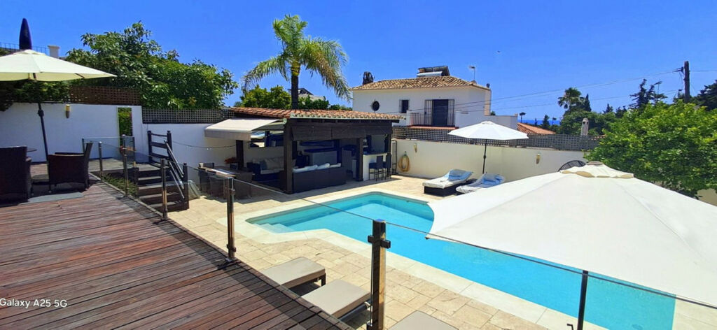 Detached Villa Marbella Málaga - image 2