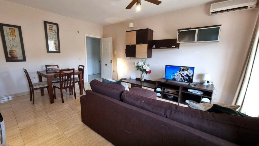 Middle Floor Apartment San Luis de Sabinillas Málaga - image 2