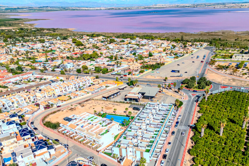 Townhouse Los Balcones Alicante - image 2