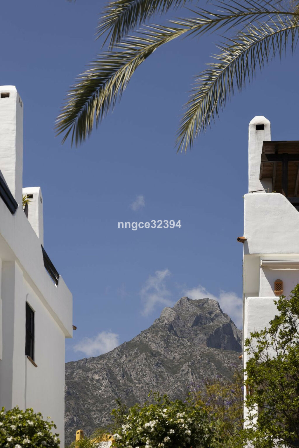 Townhouse Nagüeles Málaga - image 4