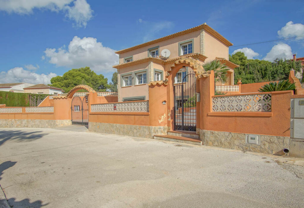 Detached Villa Calpe Alicante - image 2