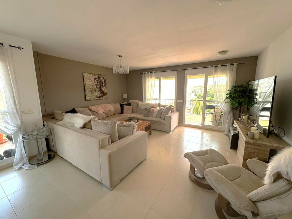 Top Floor Apartment Miraflores Málaga - image 2