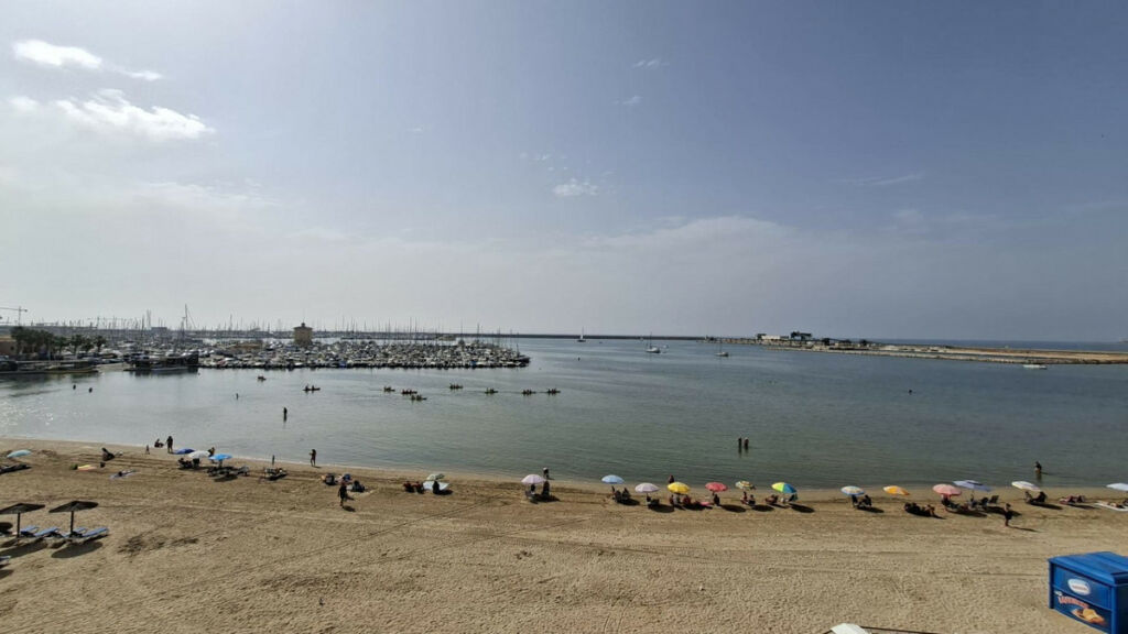 Middle Floor Apartment Torrevieja Alicante - image 2