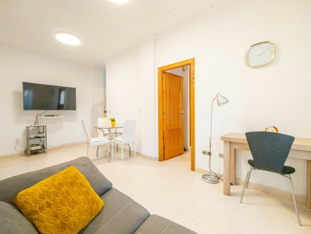 Ground Floor Apartment Torrevieja Alicante - image 4
