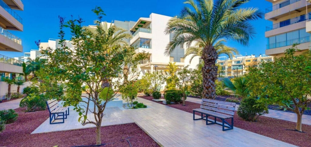 Middle Floor Apartment Los Dolses Alicante - image 2